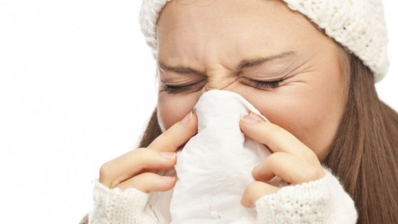 “Nezle Oldum” Deyip Geçmeyin! Su Gibi Berrak Akıntı Beyin Sıvısı Kaçağı Olabilir