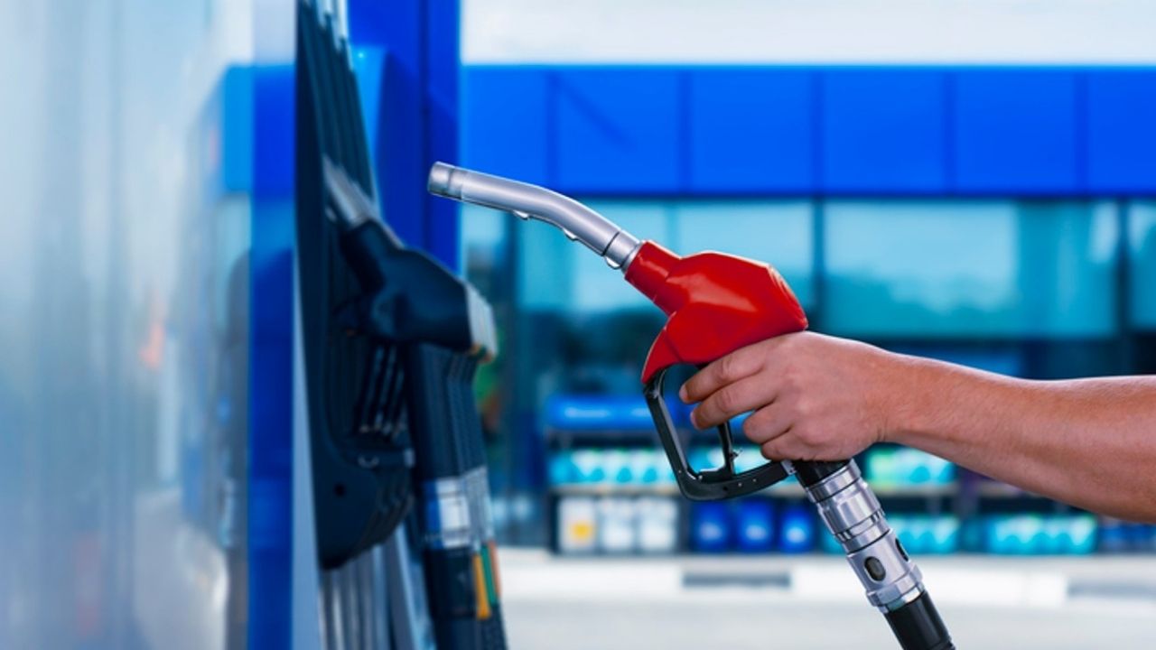 Motorine Bir Zam Daha: Cuma Günü Tabelalar Yeniden Değişiyor!